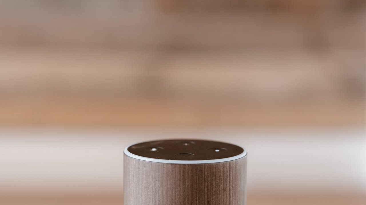Motion-Triggered Lights That Turn Off When Someone Is Still in the Room
