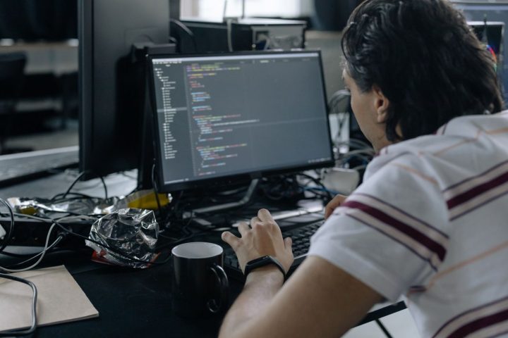 Smart Display Showing Outdated Information Despite Connection