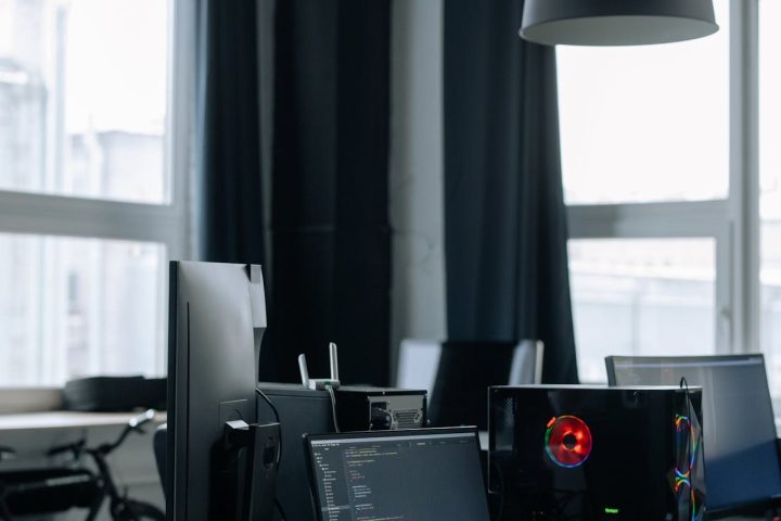 Smart Display Freezes During Routine Use: Memory and Caching Issues